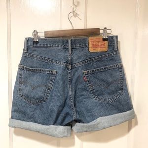 Levi’s jean short